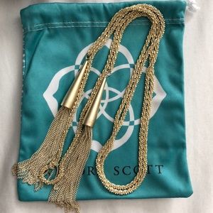 Kendra Scott necklace